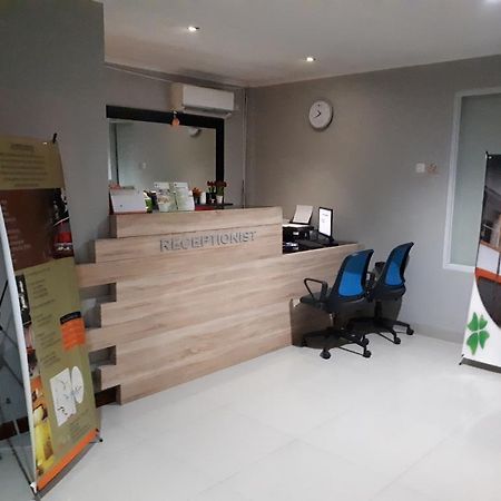Melody Guest House Cilegon Eksteriør billede